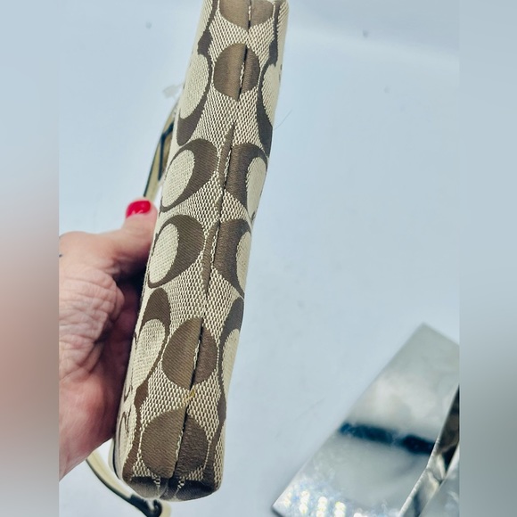 COACH SIGNATURE COLLECTION JACQUARD WRISTLET WITH LOGO CHARM  IN KHALI & BRONZE - Picture 13 of 15